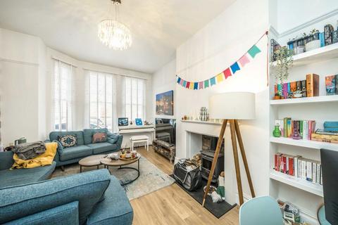 2 bedroom flat for sale, Sumatra Road, London NW6