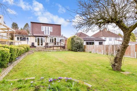 207 Chipstead Way, Woodmansterne, Banstead, SM7 3JN