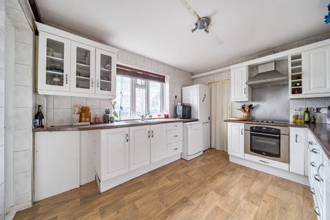 4 bedroom flat to rent, The Willows, Brighton BN2