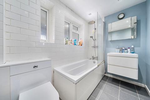 4 bedroom flat to rent, The Willows, Brighton BN2