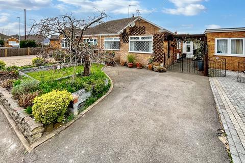 2 bedroom semi-detached bungalow for sale, Poets Green, Luton, Bedfordshire, LU4 0LQ