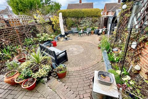 2 bedroom semi-detached bungalow for sale, Poets Green, Luton, Bedfordshire, LU4 0LQ