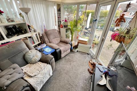 2 bedroom semi-detached bungalow for sale, Poets Green, Luton, Bedfordshire, LU4 0LQ