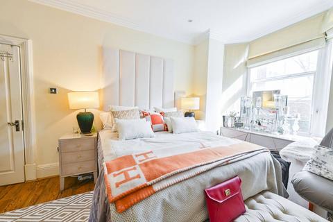 3 bedroom flat for sale, Abbey Road, St John's Wood, London, NW8