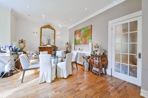 3 bedroom flat for sale, Abbey Road, St John's Wood, London, NW8
