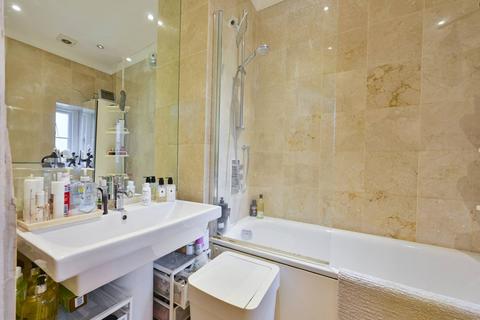 3 bedroom flat for sale, Abbey Road, St John's Wood, London, NW8