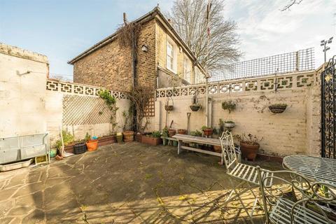 1 Couthurst Road, London, SE3 8TN