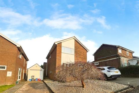4 bedroom detached house to rent, Robin Close, Pentwyn, Cardiff, CF23