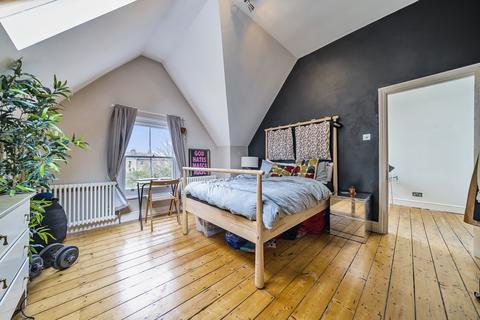 7b Glensdale Road, London, SE4 1UE