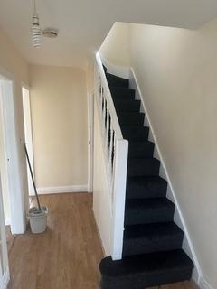 3 bedroom semi-detached house to rent - Redthorn Grove, Birmingham B33