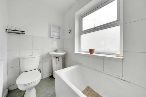 14 Wayland Avenue, London, E8 2HP