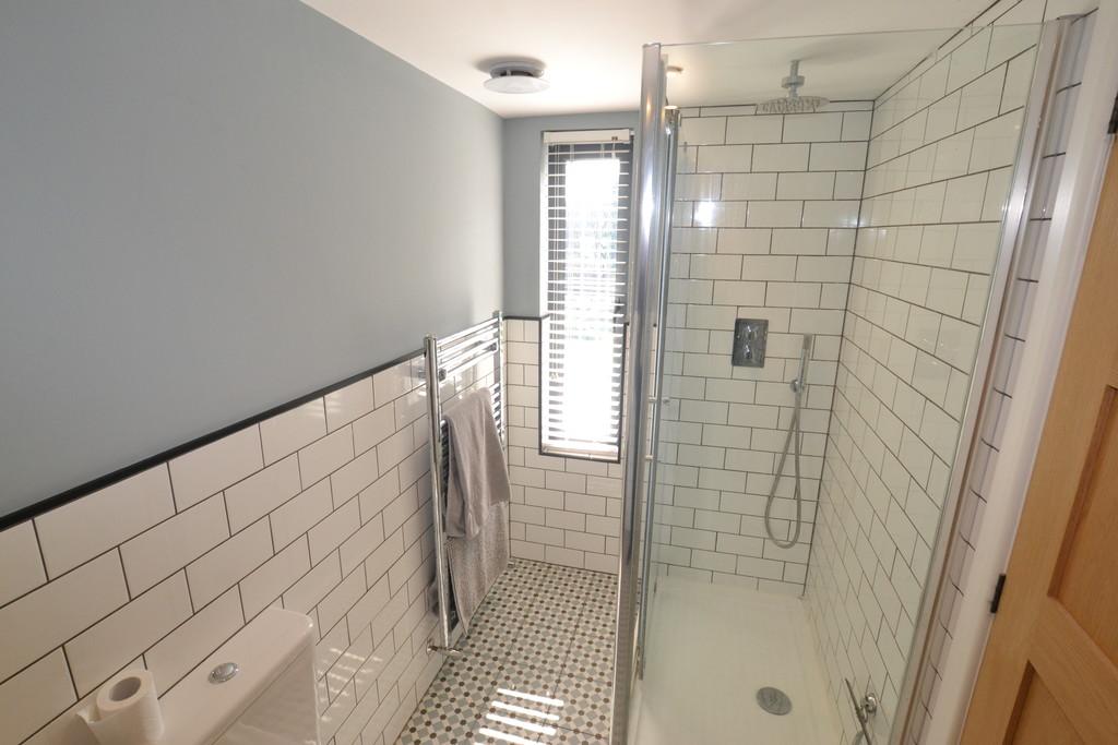 #En-suite bed4 DSC 1565