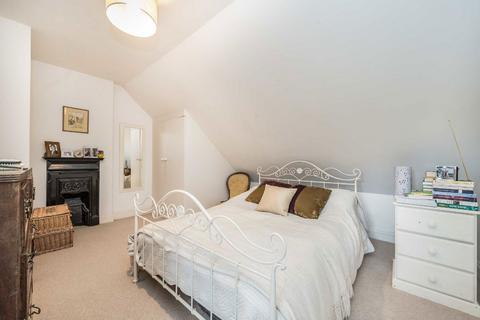 156 Amesbury Avenue, London, SW2 3AB