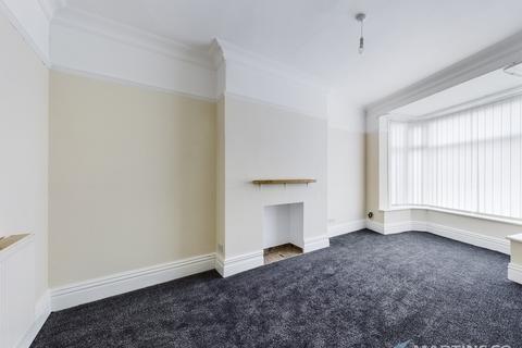 3 bedroom terraced house to rent, Talbot Road, Blackpool FY3