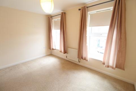 3 bedroom townhouse to rent, Chaffinch Road, Bury St Edmunds IP32