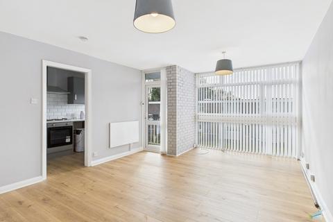 2 bedroom apartment to rent, Hornby Avenue, Bromborough CH62