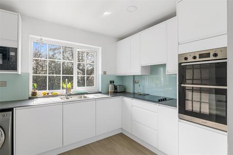 18 Hilltop Road, Reigate, RH2 7HL