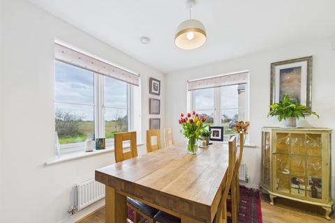 3 bedroom semi-detached house for sale, Somerdale Avenue, Brockworth, Gloucester