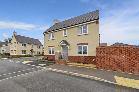 3 bedroom semi-detached house for sale, Somerdale Avenue, Brockworth, Gloucester