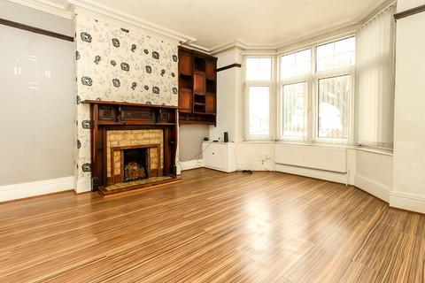 3 bedroom terraced house to rent, Finedon Road, Wellingborough NN8