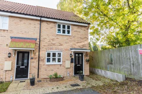2 bedroom end of terrace house to rent, Wardens Lane, Irthlingborough NN9
