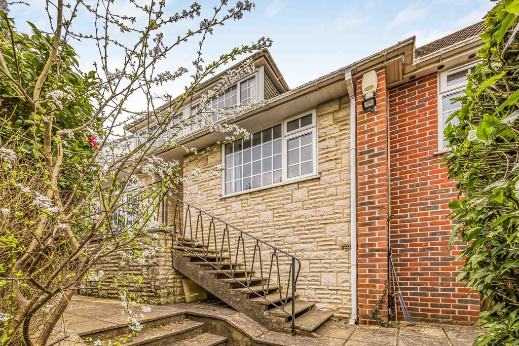 4 Midwood Avenue, Bournemouth-Small-Portico Marketi