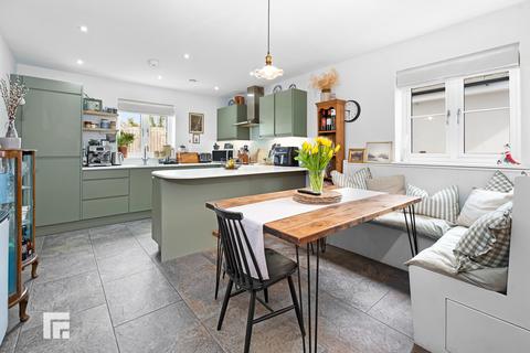 undefined, Crib Y Lan, Gwaelod-y-garth, Cardiff