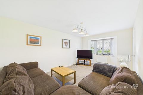 undefined, Greenwich Drive South, Derby