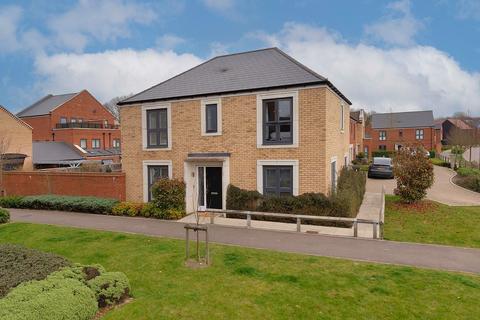 1 Baddlesmere Drive, Kings Hill, West Malling, ME19 4SG