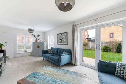 1 Baddlesmere Drive, Kings Hill, West Malling, ME19 4SG