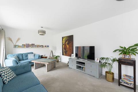 1 Baddlesmere Drive, Kings Hill, West Malling, ME19 4SG