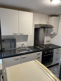 3 bedroom semi-detached house to rent, Ivy Road, Southampton