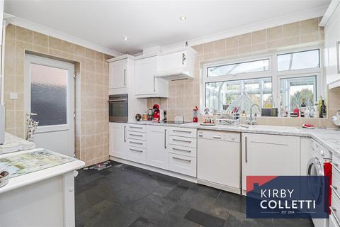 23 Briscoe Close, Hoddesdon, EN11 9DH