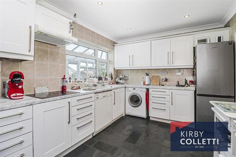 23 Briscoe Close, Hoddesdon, EN11 9DH
