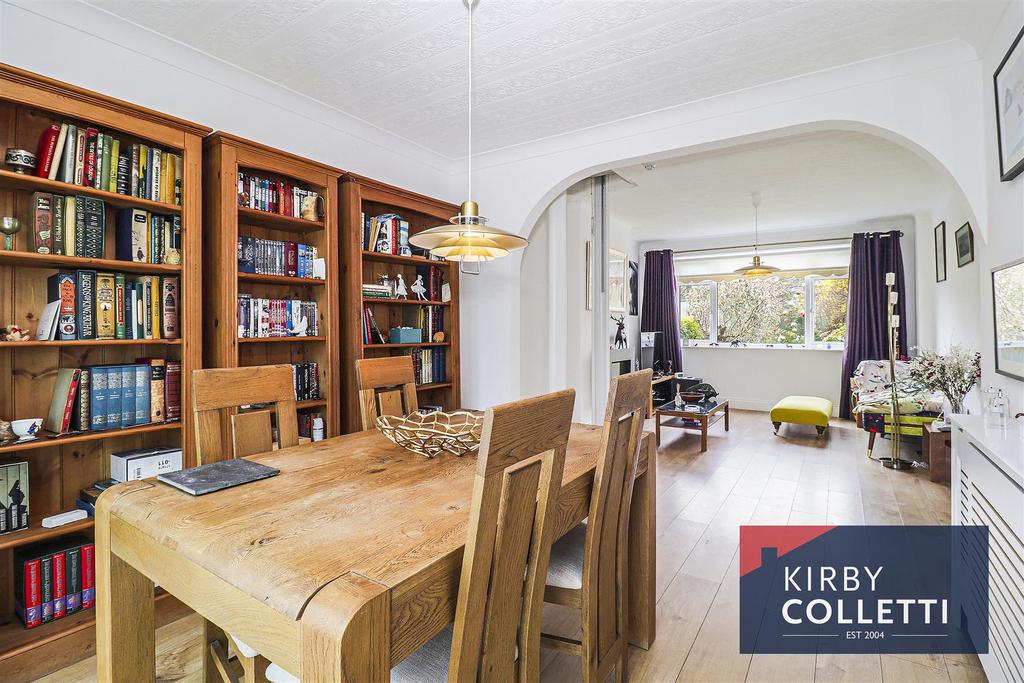 Lounge/dining room
