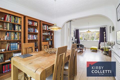 23 Briscoe Close, Hoddesdon, EN11 9DH