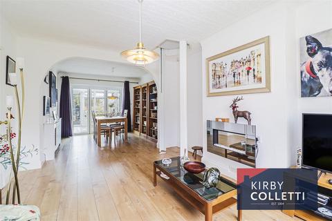 23 Briscoe Close, Hoddesdon, EN11 9DH