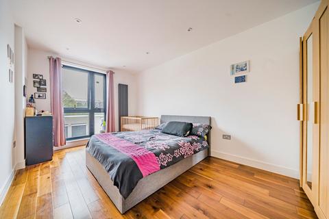 2 bedroom flat for sale, Trundleys Road, Beynam Court, SE8