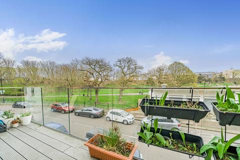 2 bedroom flat for sale, Trundleys Road, Beynam Court, SE8