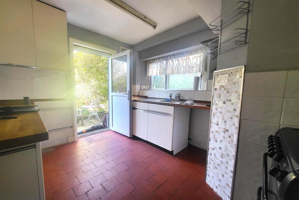 Kitchen pic 2