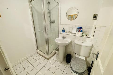 5 Watersbridge Gardens, Nuneaton, CV10 7TA