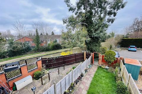 5 Watersbridge Gardens, Nuneaton, CV10 7TA