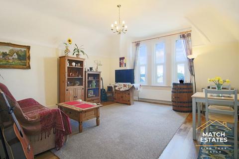 2 bedroom flat for sale, Manor Road, Folkestone CT20