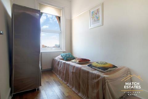 2 bedroom flat for sale, Manor Road, Folkestone CT20