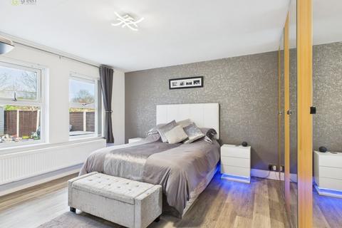 68 Brookhus Farm Road, Sutton Coldfield, B76 1QQ