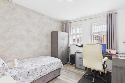 68 Brookhus Farm Road, Sutton Coldfield, B76 1QQ