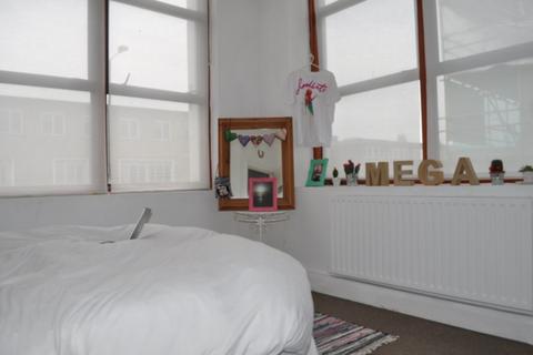 2 bedroom flat to rent, Bethnal Green Road, London, E2