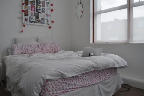 2 bedroom flat to rent, Bethnal Green Road, London, E2