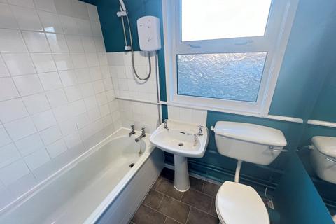 2 bedroom flat for sale, Ashton Road, Darwen