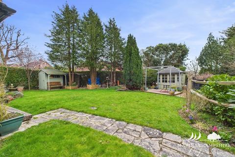 8 Beaver Close, Chichester, PO19 3QU